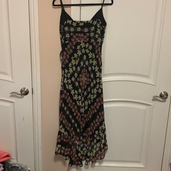Guess Dresses & Skirts - Black dress